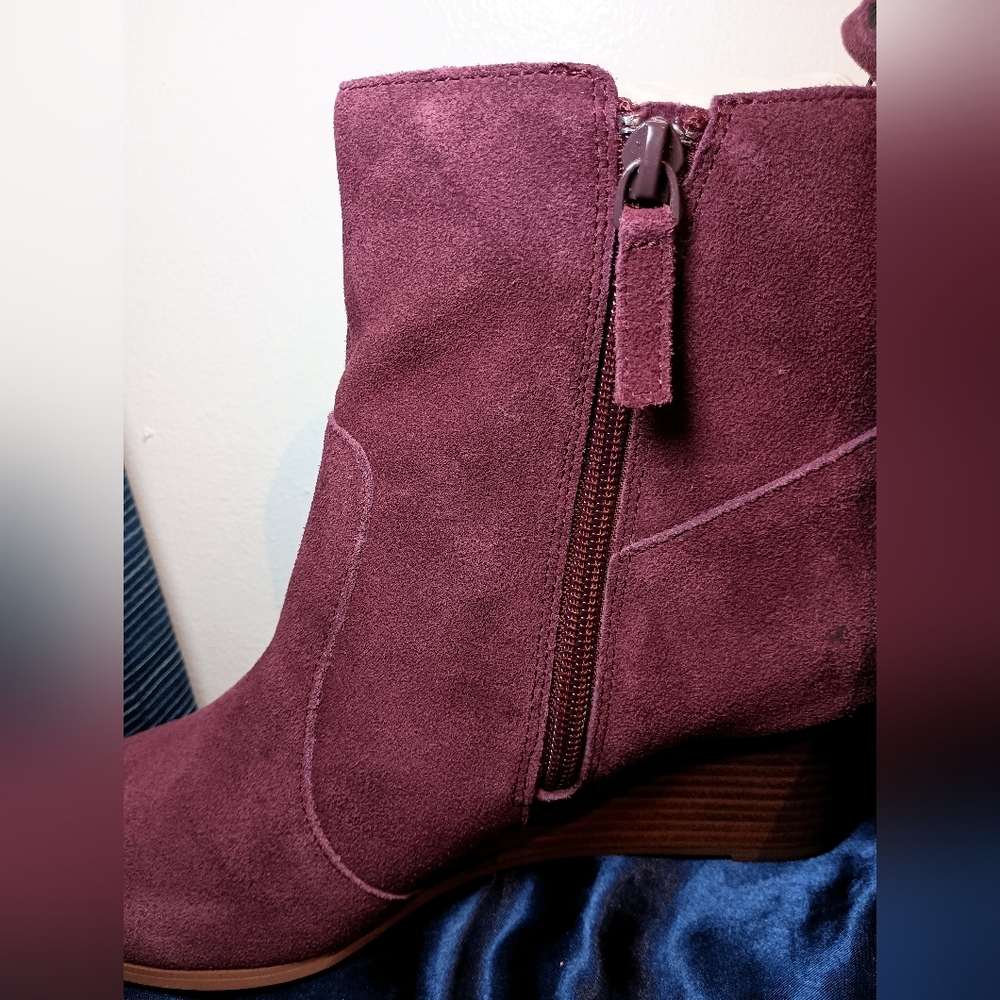 Violet & Red Jay Jay Burgundy Suede Wedge Booties Size 8 Leather Upper NWT - Picture 10 of 12